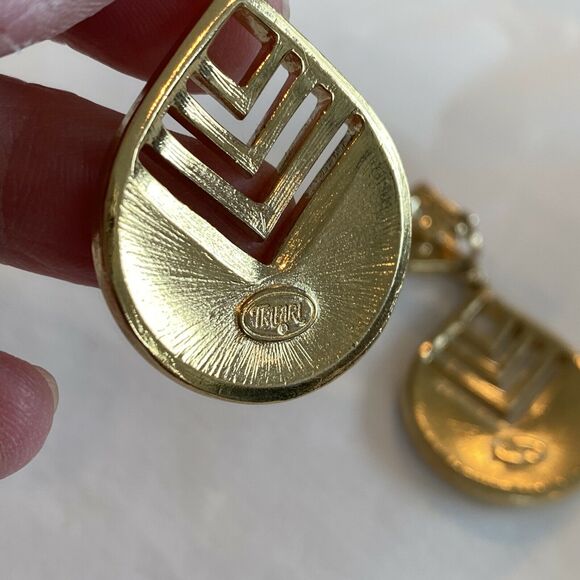 Vintage Crown Trifari clip on earrings gold tone drop & dangle mod 1980's chic - Picture 3 of 6